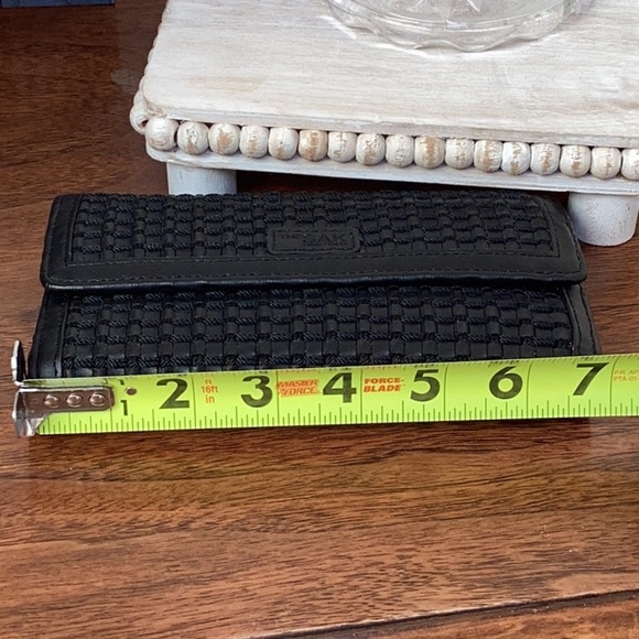 The Sak Black Woven wallet - Picture 15 of 16